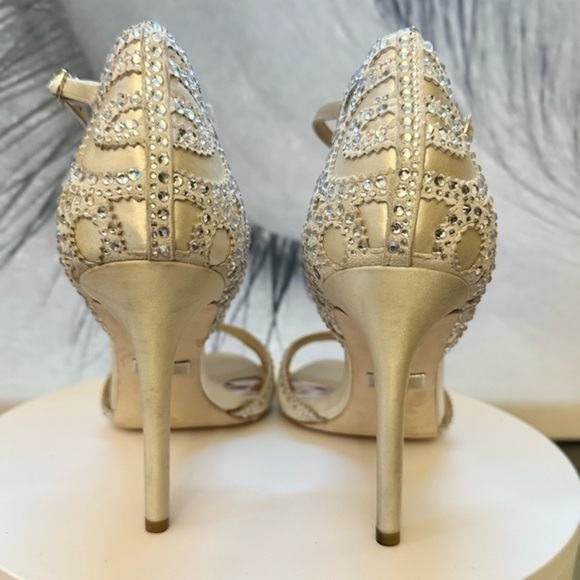 🌸BADGLEY MISCHKA🌸COLLECTION Roxy Sandal Ivory Satin size 9.5 - Picture 11 of 16